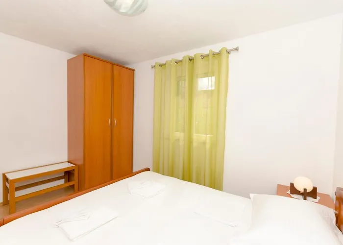 Apartment Klisovic Bol